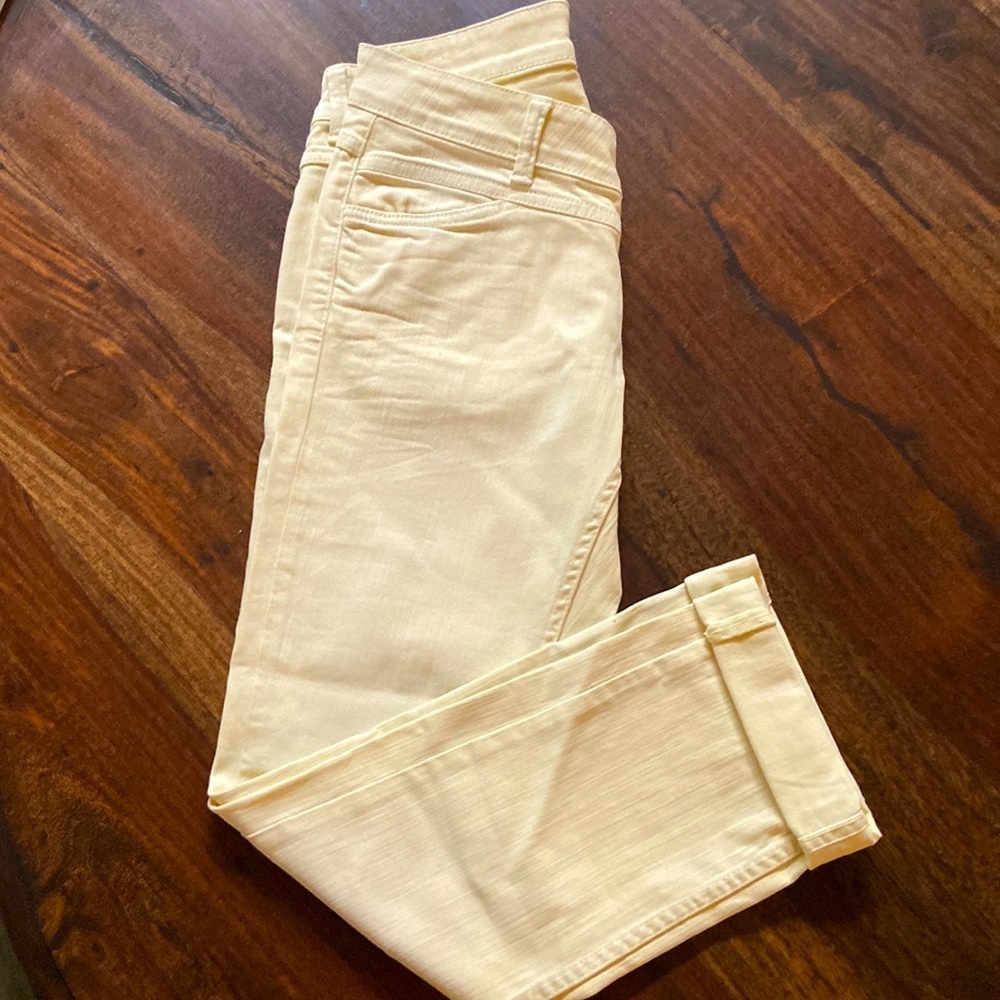 Closed Women's Ankle & Cropped Jeans in Cream